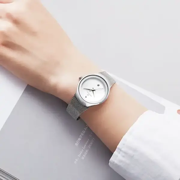 ساعت مچی عقربه ای زنانه نیوی فورس مدل NF5004-S-W
